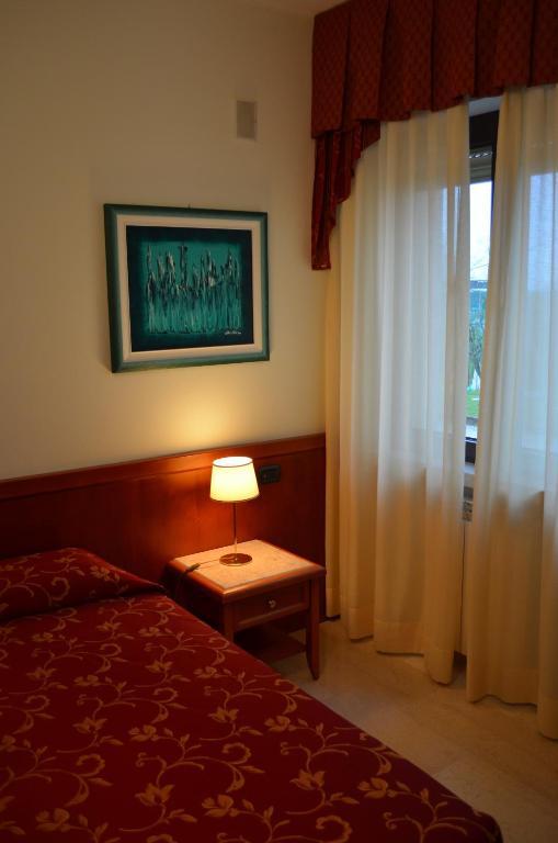Hotel Olioso Peschiera del Garda Pokoj fotografie