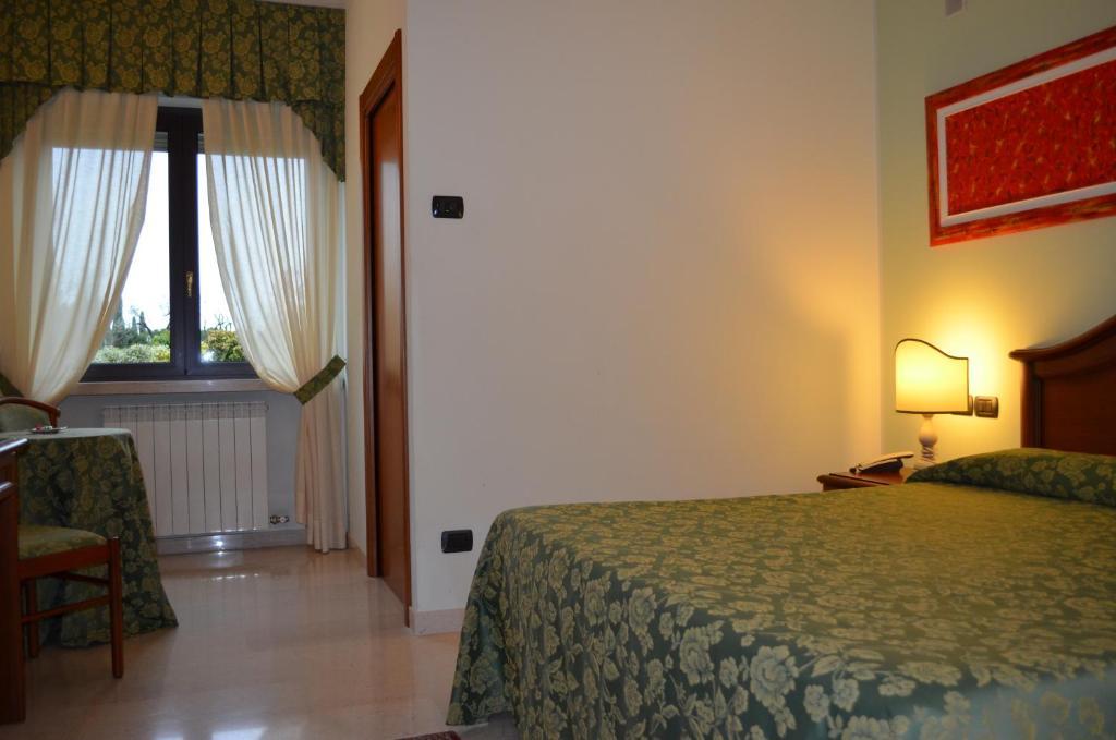 Hotel Olioso Peschiera del Garda Pokoj fotografie
