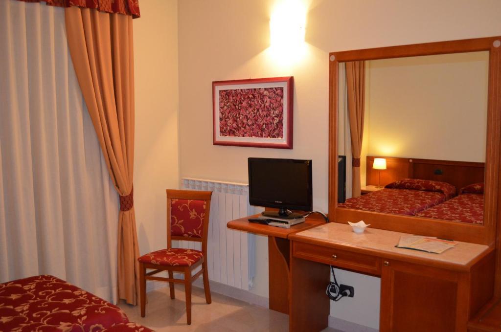 Hotel Olioso Peschiera del Garda Pokoj fotografie